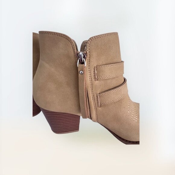 ZBY Womens Tan Western Ankle Boots With Double Buckle & Stacked Heel Size 9.5 - Picture 3 of 9
